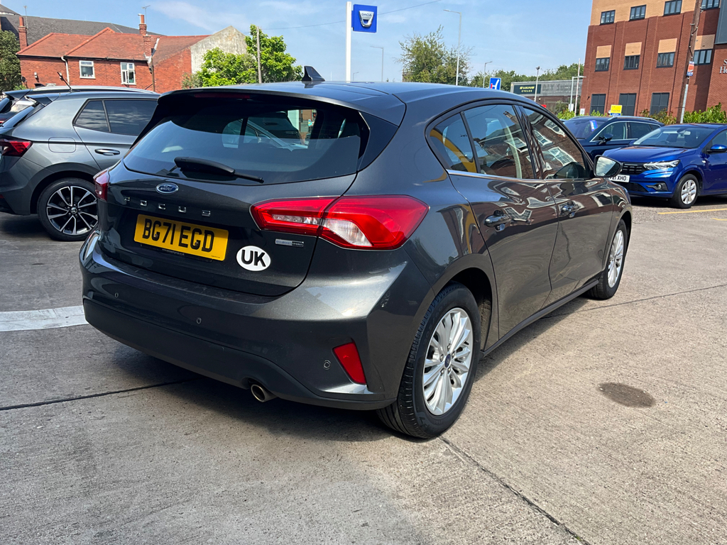 Ford Focus 1.0T Ecoboost Titanium Edition Hatchback Petro BG71EGD #4