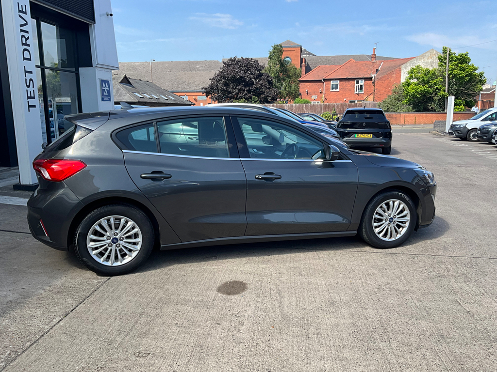 Ford Focus 1.0T Ecoboost Titanium Edition Hatchback Petro BG71EGD #3