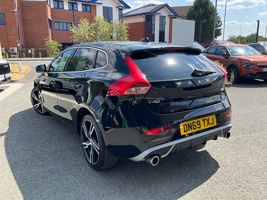 Volvo V40 2.0 T2 R Design Edition Hatchback Manua DN69TXJ #2