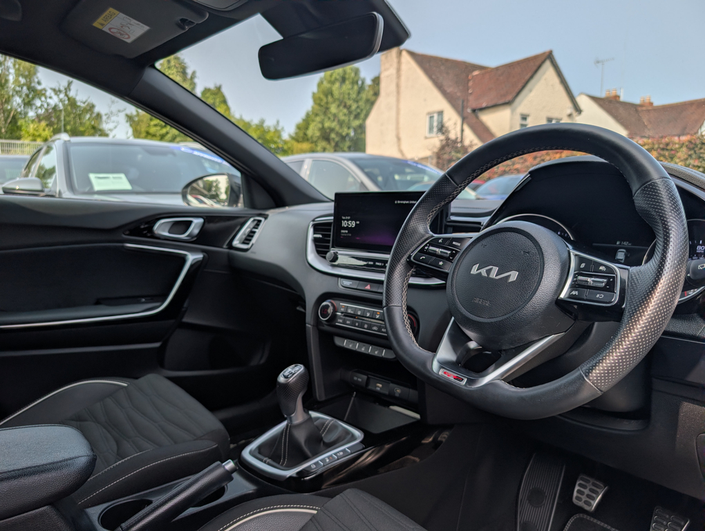 Kia Ceed 1.5 T Gdi Gt Line Hatchback BT23AOP #2