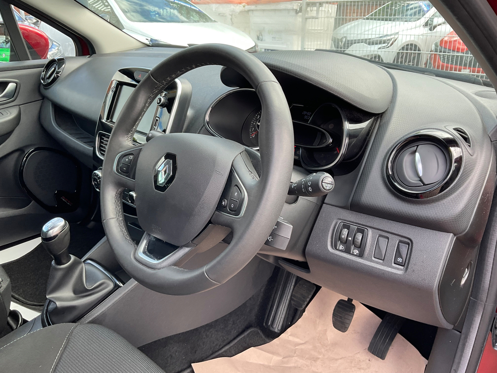 Renault Clio 0.9 Tce Iconic Hatchback  #2
