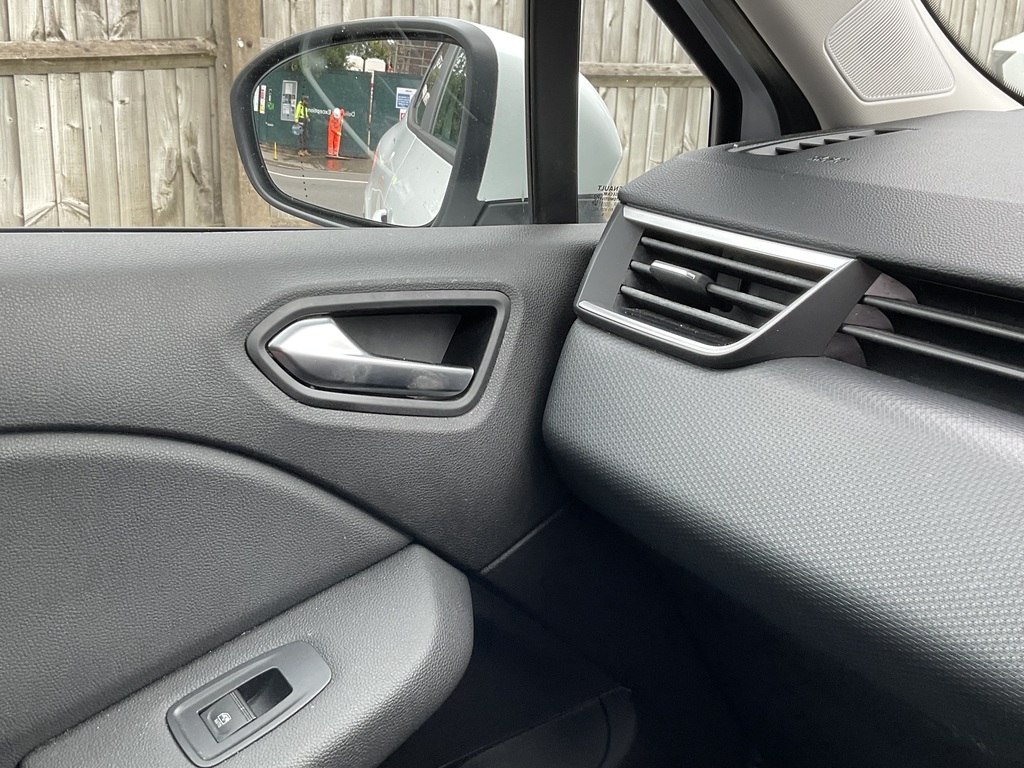 Renault Clio 2020 1.0 Tce Iconic Hatchback Eu Orange #19