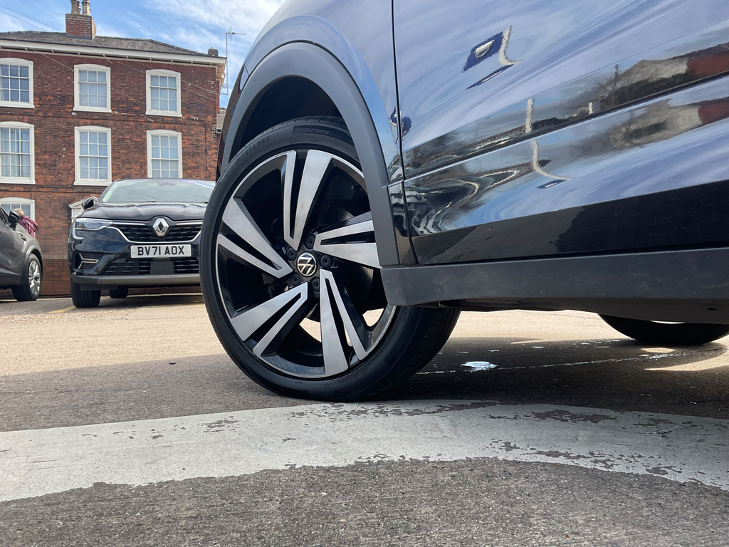 Volkswagen T-Cross 1L Black Edition Black #36