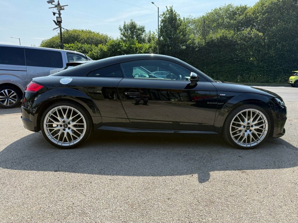 Audi TT 2L S Line Black #2