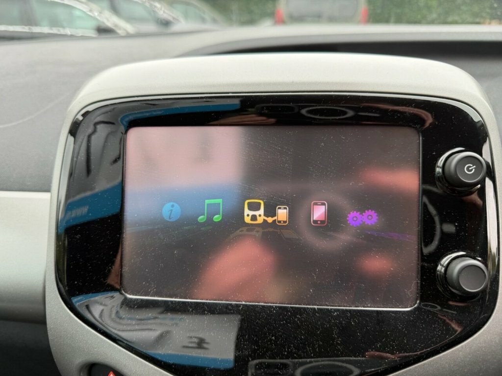 Toyota Aygo 1L X-play Silver #6