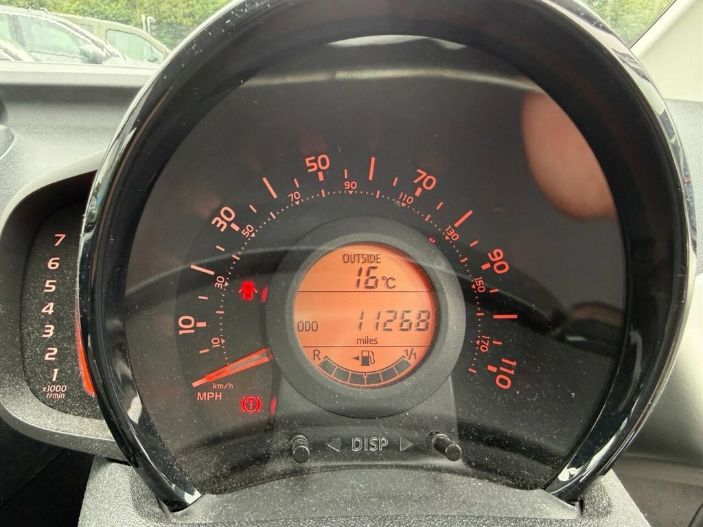 Toyota Aygo 1L X-play Silver #5