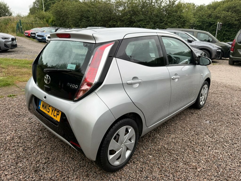 Toyota Aygo 1L X-play Silver #2