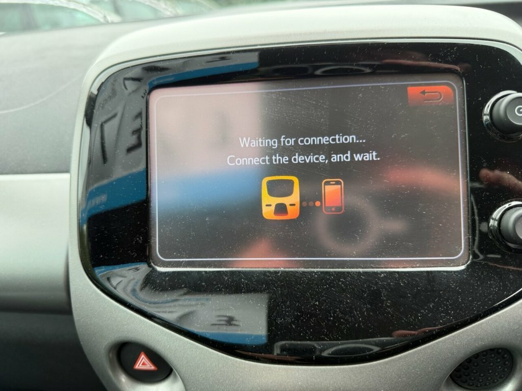 Toyota Aygo 1L X-play Silver #4