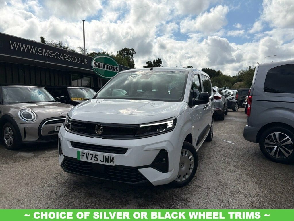 Vauxhall Combo-e Life Mpv White #2