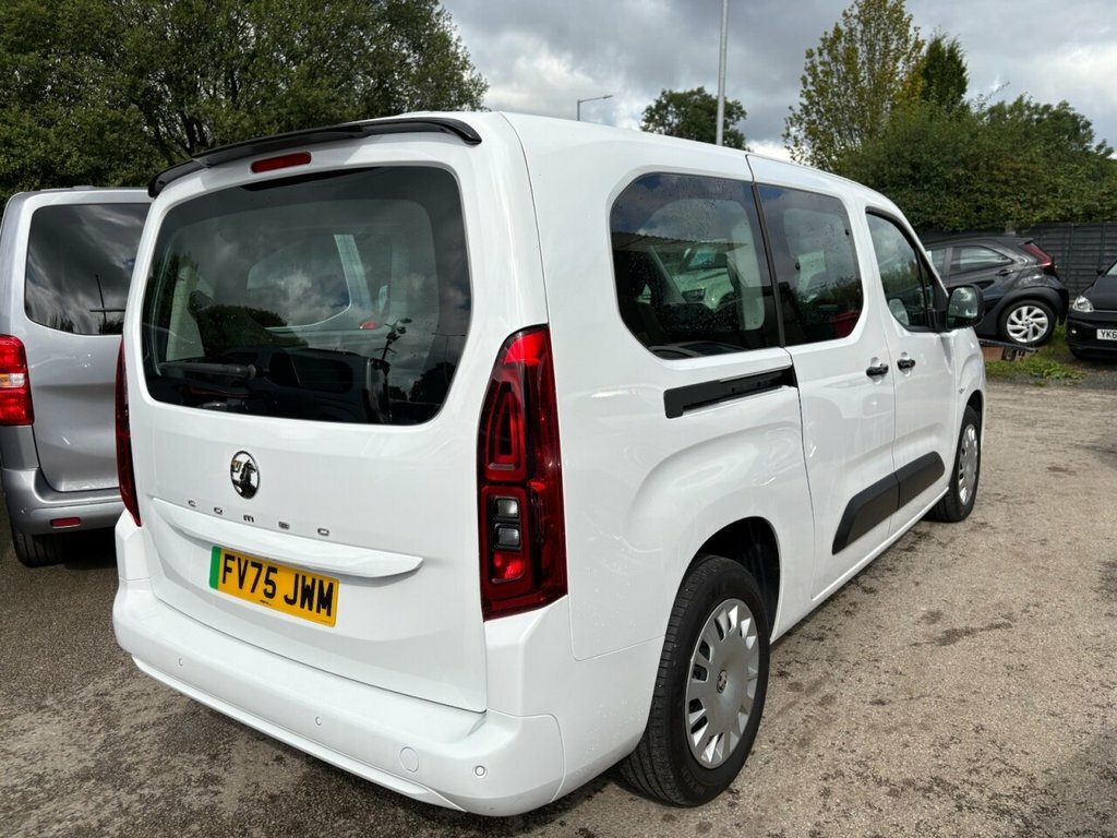 Vauxhall Combo-e Life Mpv White #6