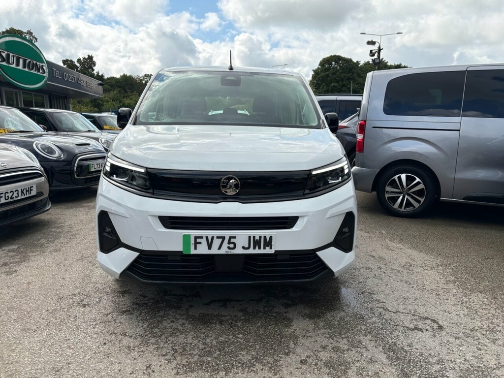 Vauxhall Combo-e Life Mpv White #4