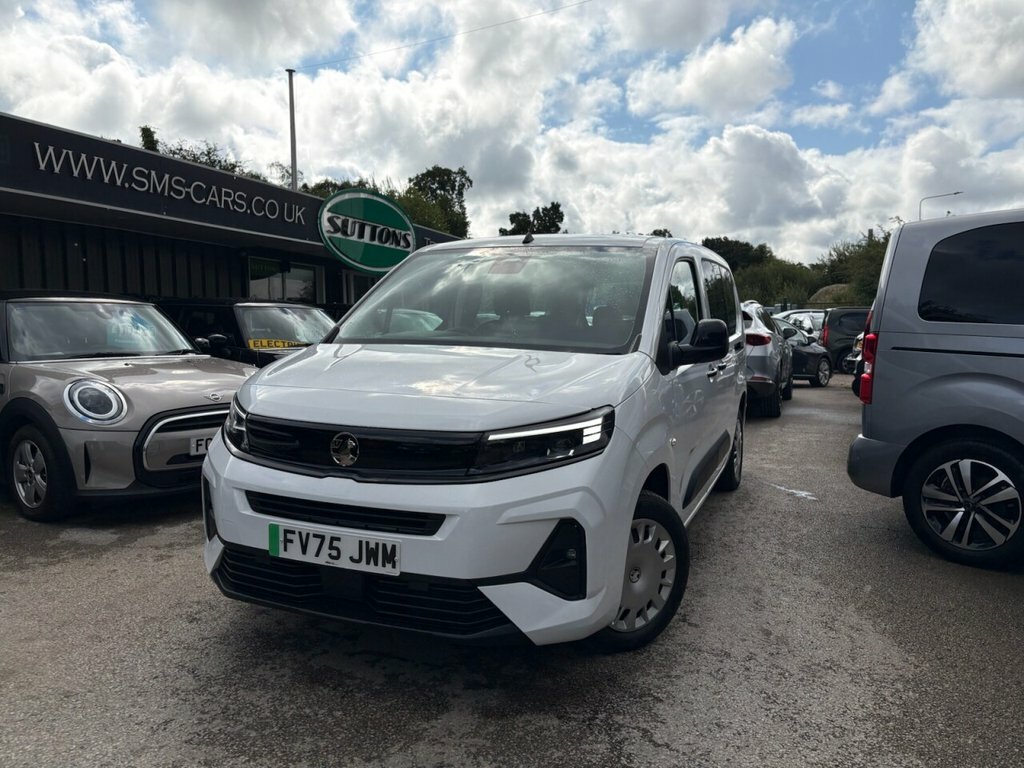 Vauxhall Combo-e Life Mpv White #3