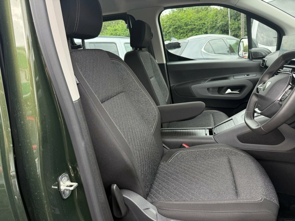 Peugeot e-Rifter Mpv Green #4