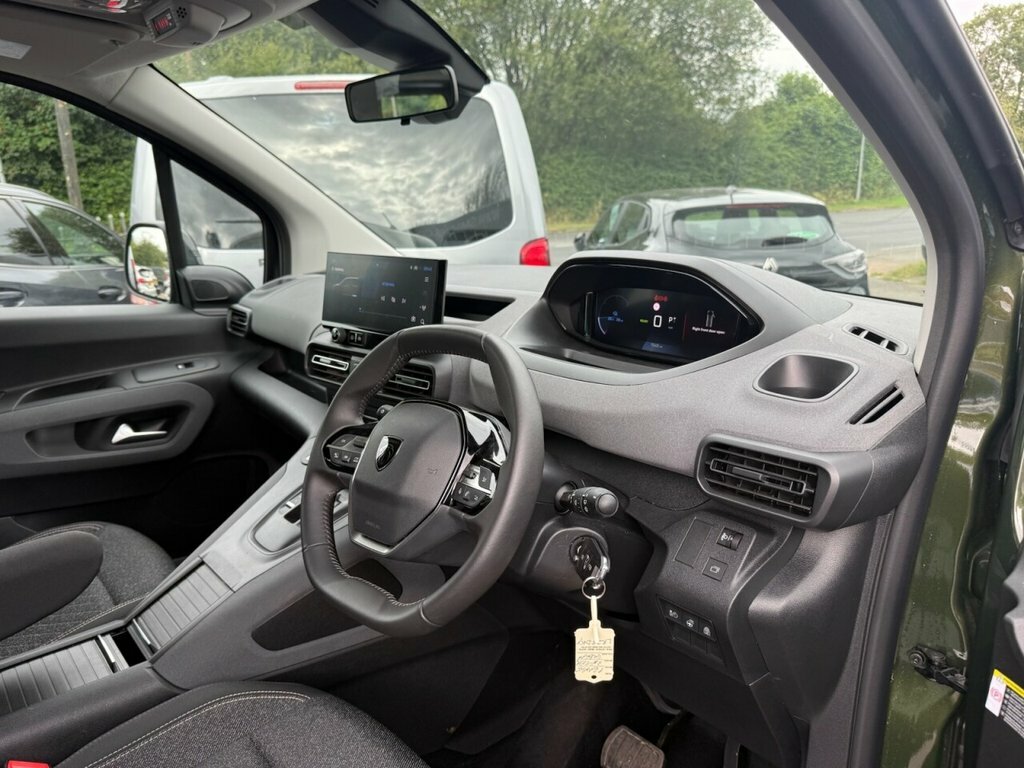 Peugeot e-Rifter Mpv Green #3