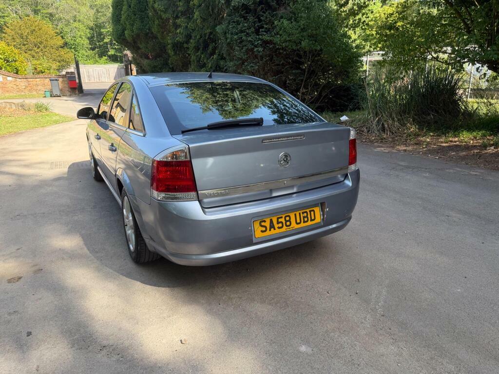 Vauxhall Vectra 1.8 Vvt Exclusiv Hatchback 173 Red #11
