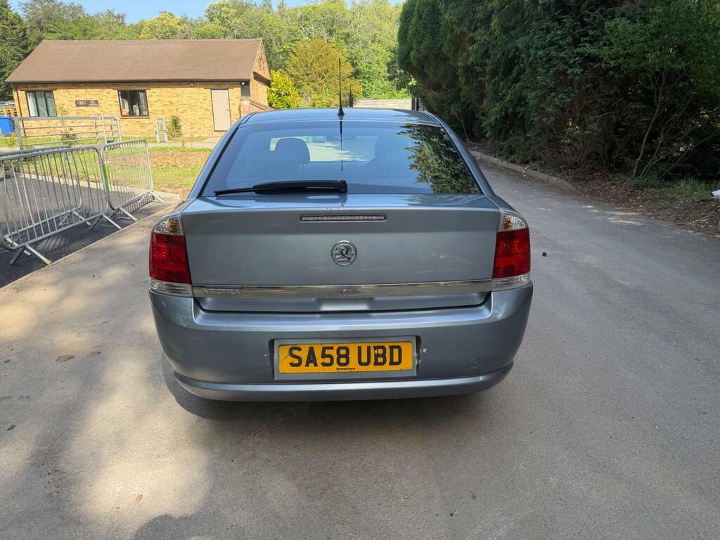 Vauxhall Vectra 1.8 Vvt Exclusiv Hatchback 173 Red #10