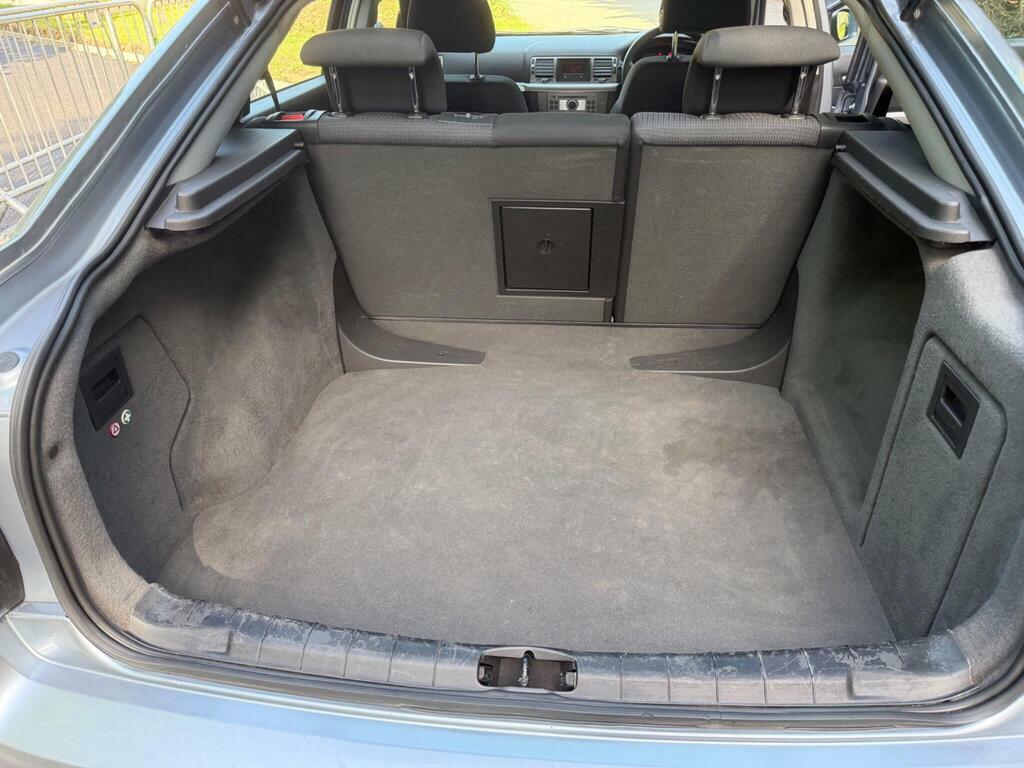 Vauxhall Vectra 1.8 Vvt Exclusiv Hatchback 173 Red #24