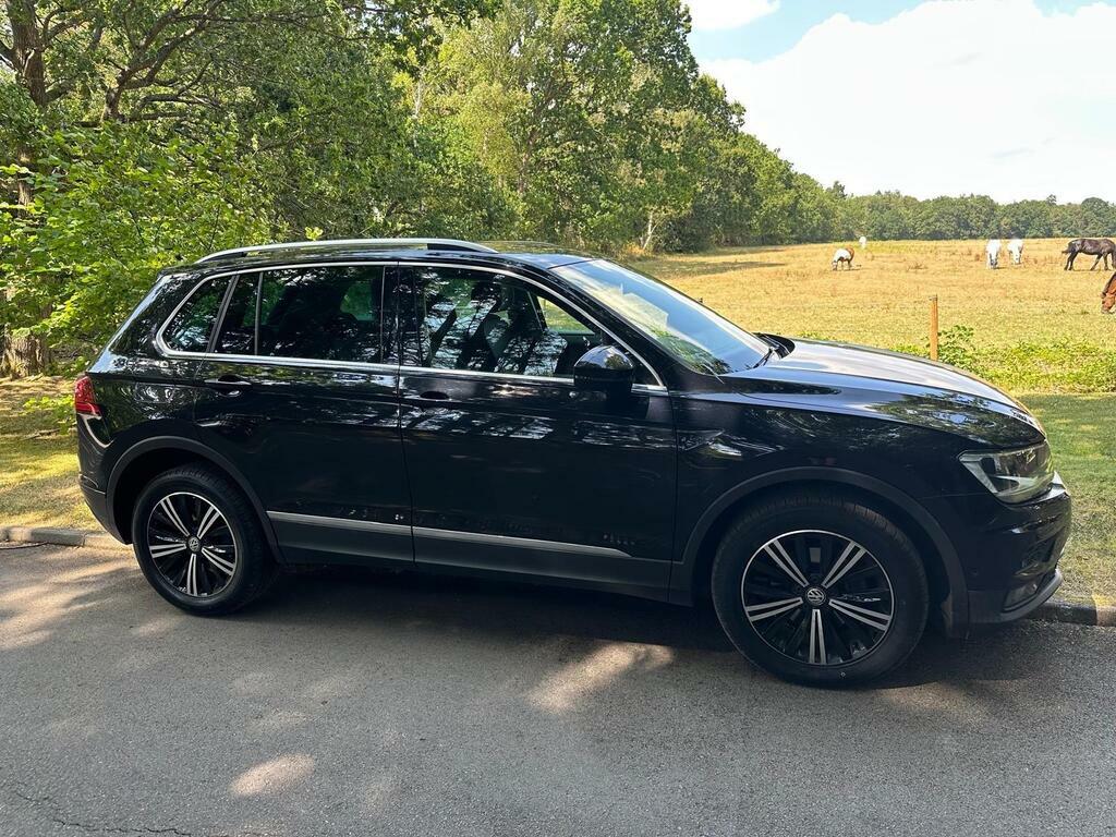 Volkswagen Tiguan 2.0 Tdi Se Navigation Dsg 4Motion Euro 6 S S LS67FDM Black #3
