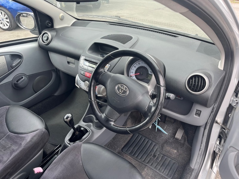 Toyota Aygo Hatchback Silver #14