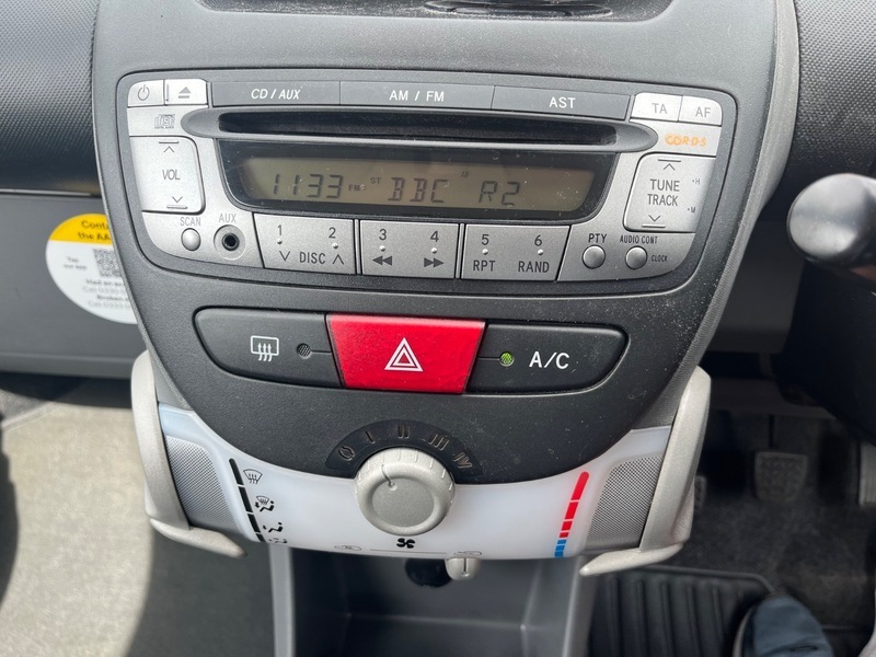 Toyota Aygo Hatchback Silver #10