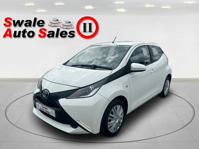 Toyota Aygo 1.0 Vvt-i X-play Hatchback White