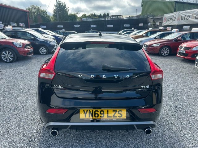 Volvo V40 2.0 T2 R-design Edition Black #4