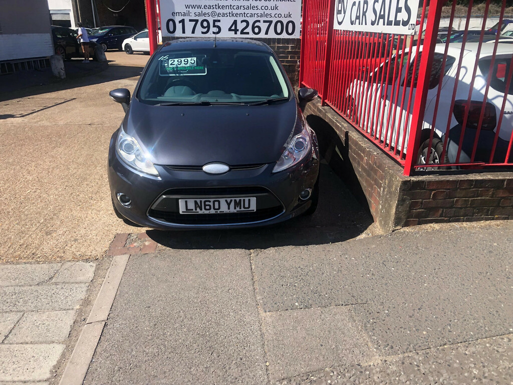 Ford Fiesta 1.6 Tdci Dpf Titanium Hatchback Grey #2