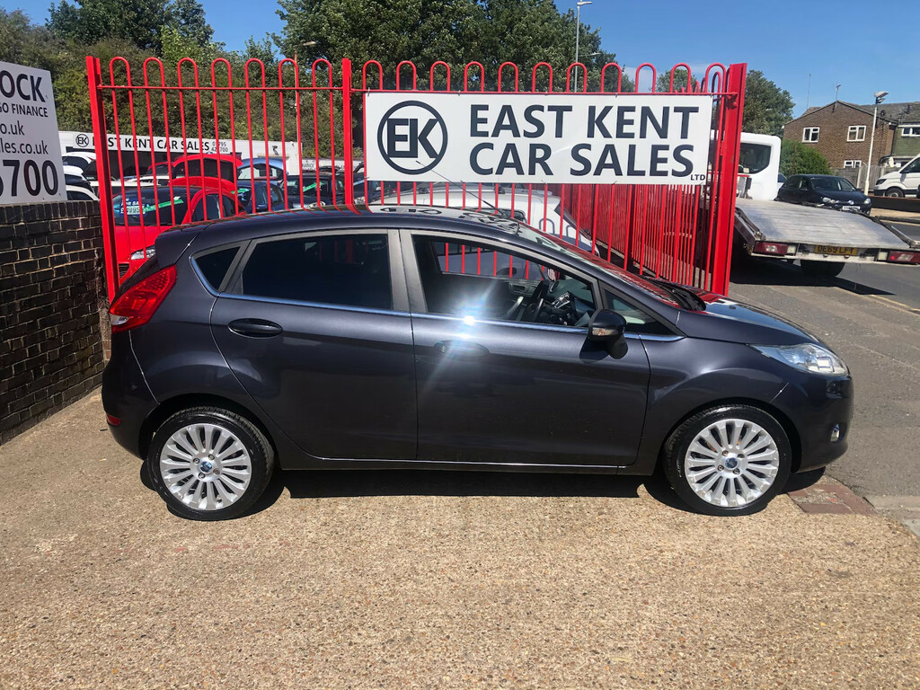 Ford Fiesta 1.6 Tdci Dpf Titanium Hatchback Grey #5