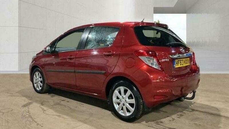 Toyota Yaris 1.33 Dual Vvt-i Tr Red #3