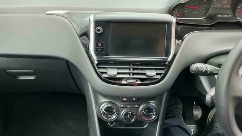 Peugeot 208 1.2 Vti Active Euro 5 White #11