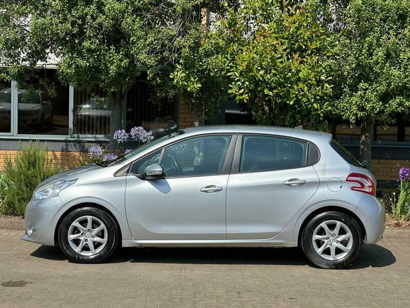 Peugeot 208 1.2 Vti Active Euro Silver #2