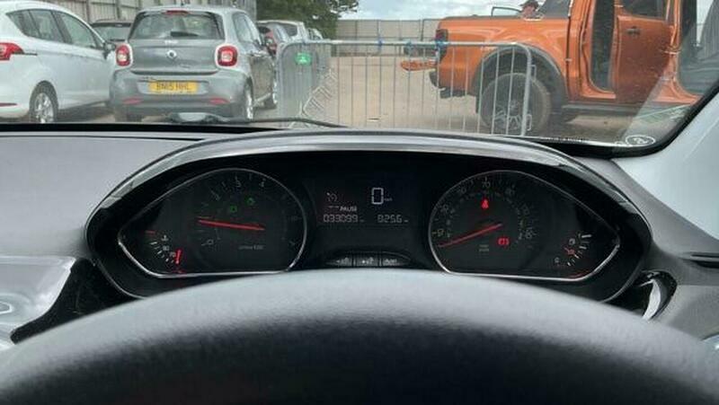 Peugeot 208 1.2 Vti Active Euro 5 White #10