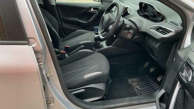 Peugeot 208 1.2 Vti Active Euro 5 White #9