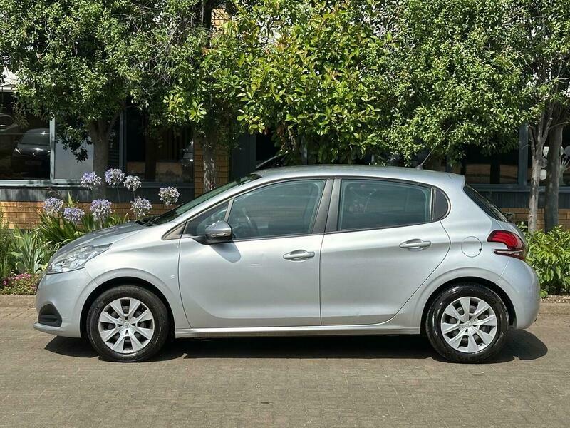 Peugeot 208 1.0 Puretech Access A Silver #2