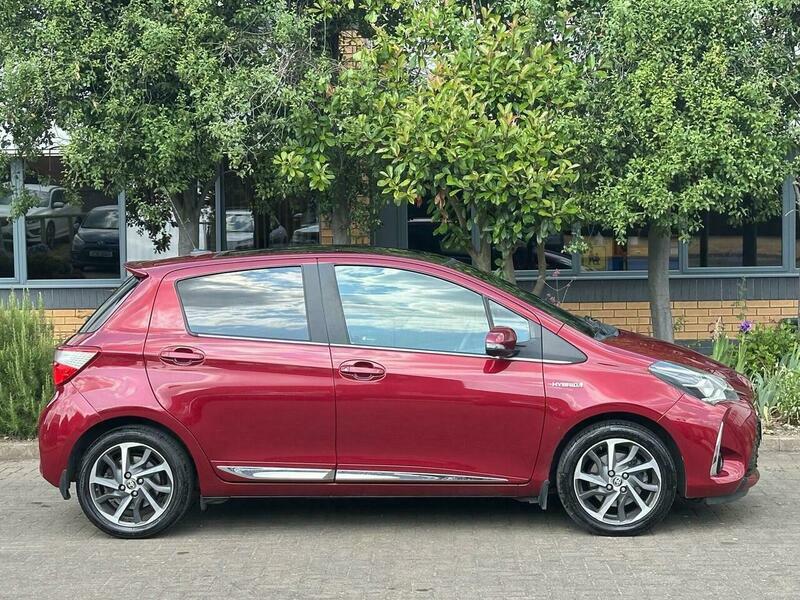 Toyota Yaris 1.5 Vvt-h Excel E-cvt DE67RKZ Red #3