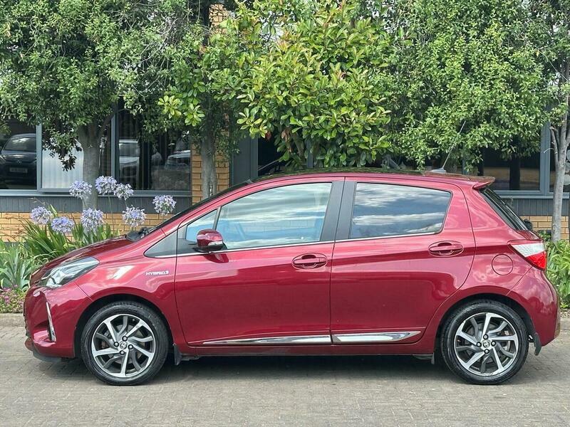 Toyota Yaris 1.5 Vvt-h Excel E-cvt DE67RKZ Red #2