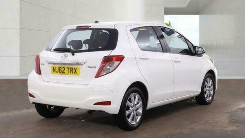 Toyota Yaris 1.33 Dual Vvt-i Tr White #4