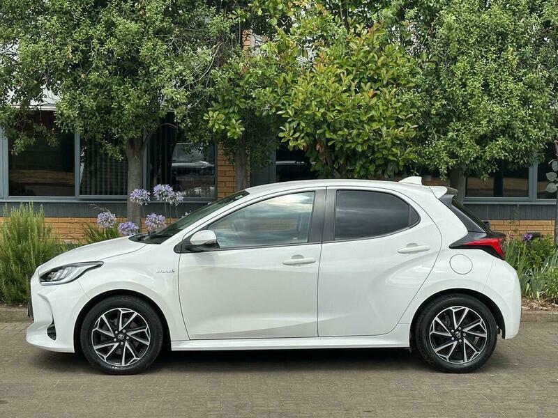 Toyota Yaris 1.5 Vvt-h Design E-cvt HV70XPX White #2