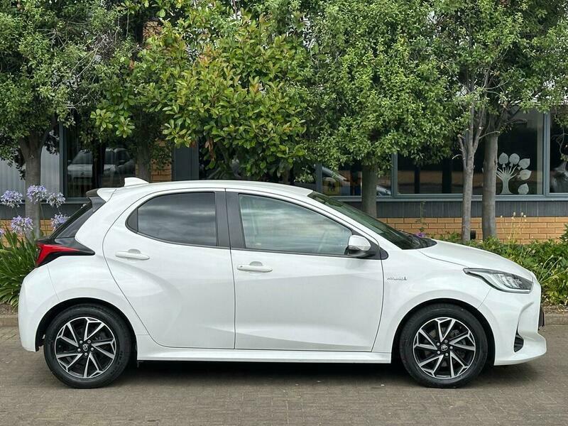 Toyota Yaris 1.5 Vvt-h Design E-cvt HV70XPX White #3