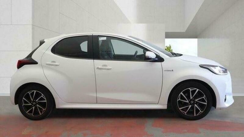 Toyota Yaris 1.5 Vvt-h Design E-cvt White #5