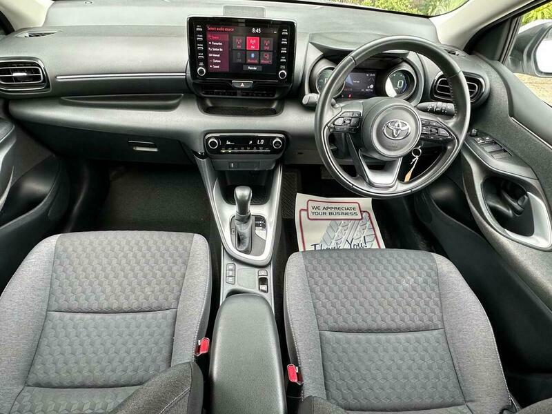 Toyota Yaris 1.5 Vvt-h Design E-cvt HV70XPX White #5