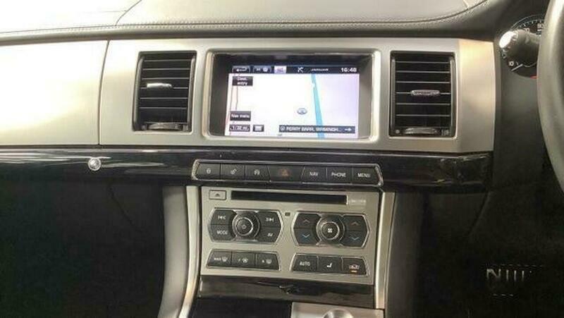 Jaguar XF 2.2D 163 Portfolio Black #12