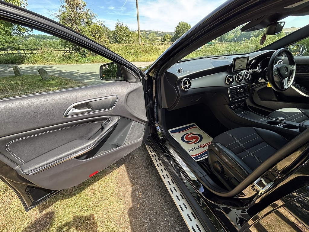 Mercedes-Benz GLA Class 200 Cdi Se Suv 7G-dct Euro 6 Ss 136 Silver #18