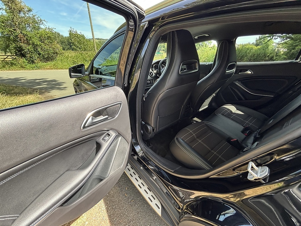 Mercedes-Benz GLA Class 200 Cdi Se Suv 7G-dct Euro 6 Ss 136 Silver #20