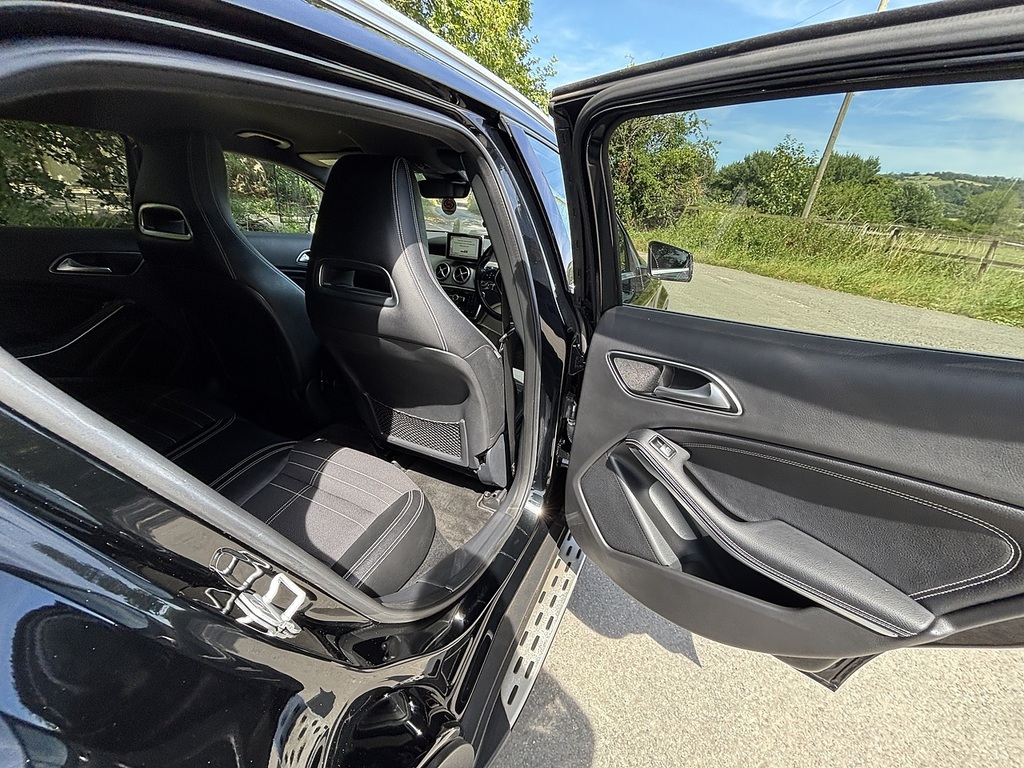 Mercedes-Benz GLA Class 200 Cdi Se Suv 7G-dct Euro 6 Ss 136 Silver #22