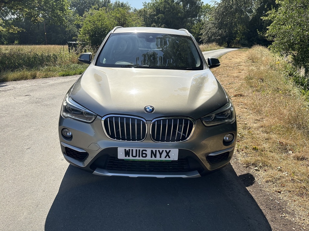 BMW X1 White #9