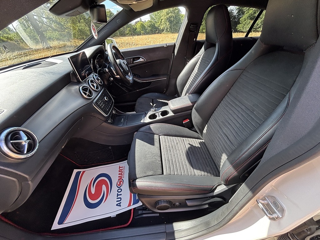 Mercedes-Benz CLA Class Cla 220 D 4Matic Amg Line Black #18