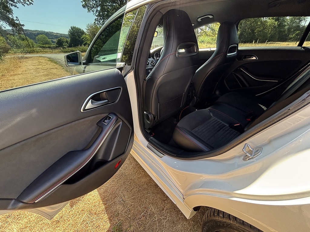 Mercedes-Benz CLA Class Cla 220 D 4Matic Amg Line Black #19
