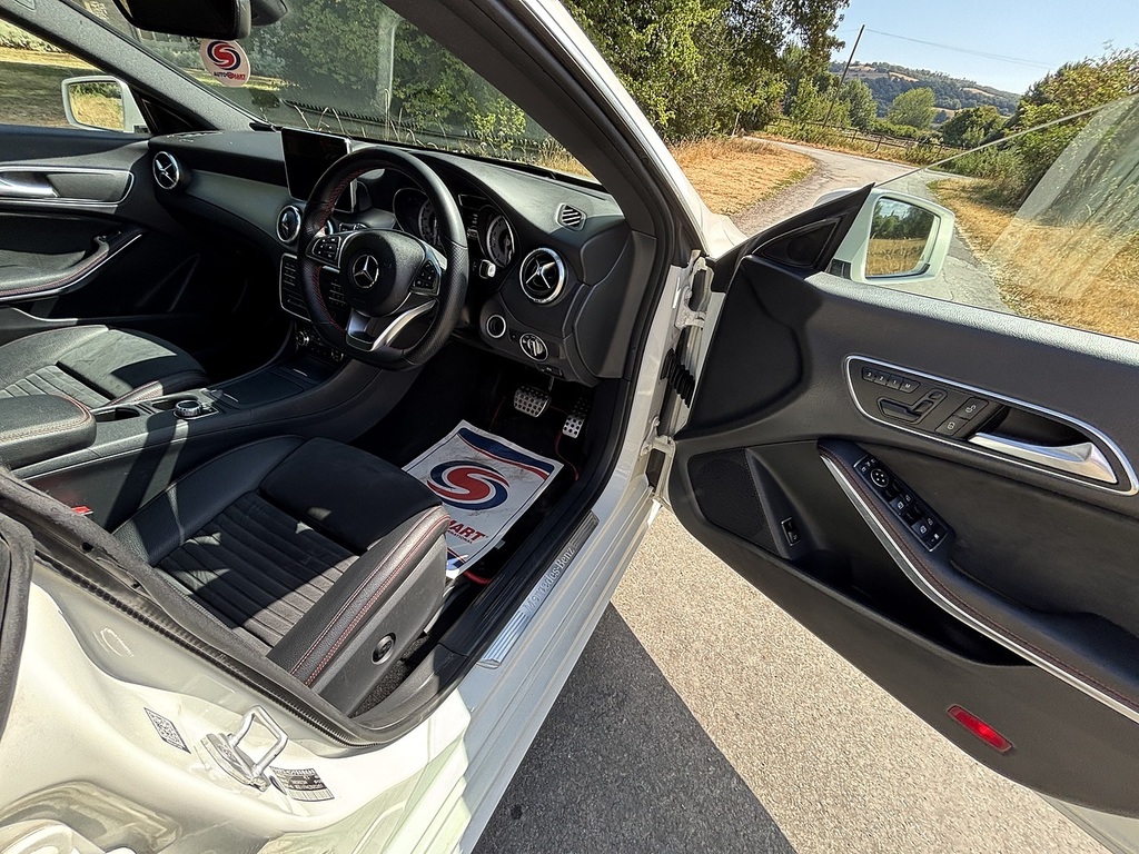 Mercedes-Benz CLA Class Cla 220 D 4Matic Amg Line Black #15