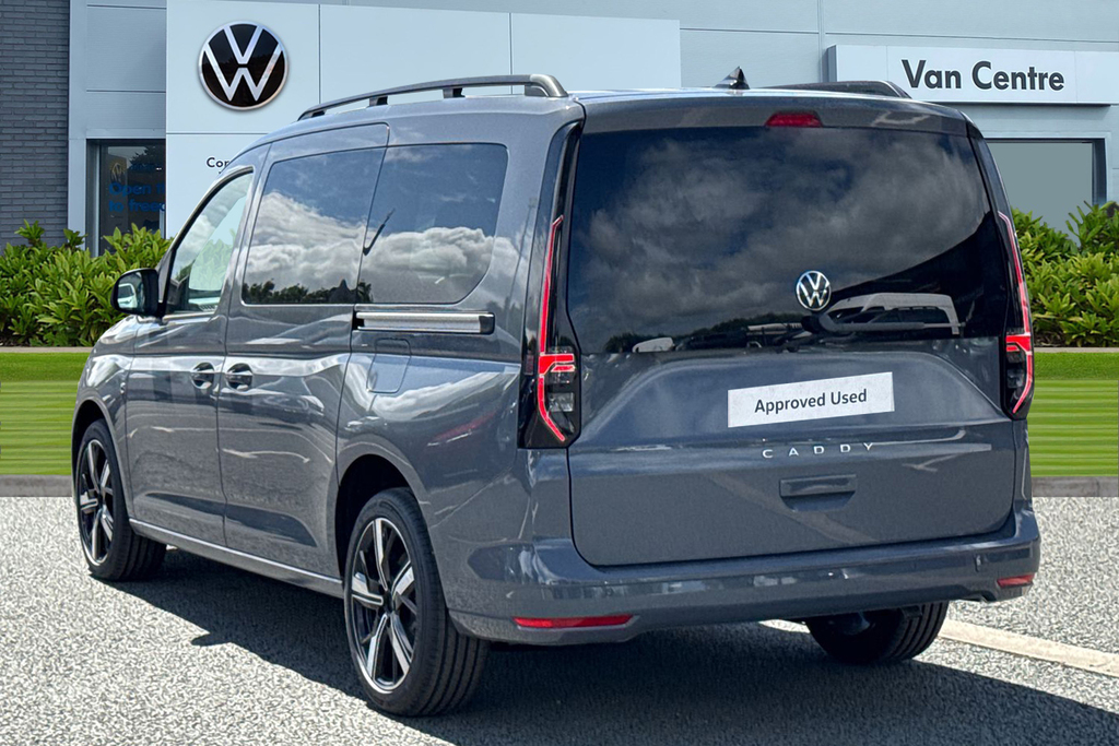 Volkswagen ID.Buzz Pro 86Kwh Gtx Mpv 4Motion Lwb, Red #2